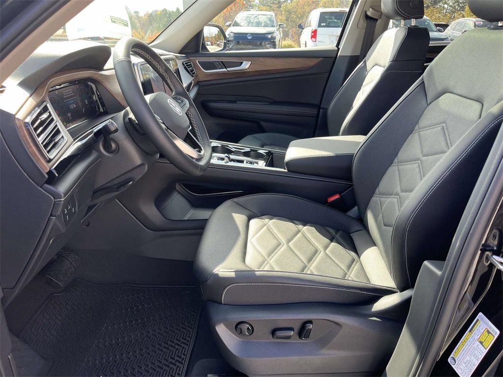 New 2026 Volkswagen Atlas SE FWD image 16