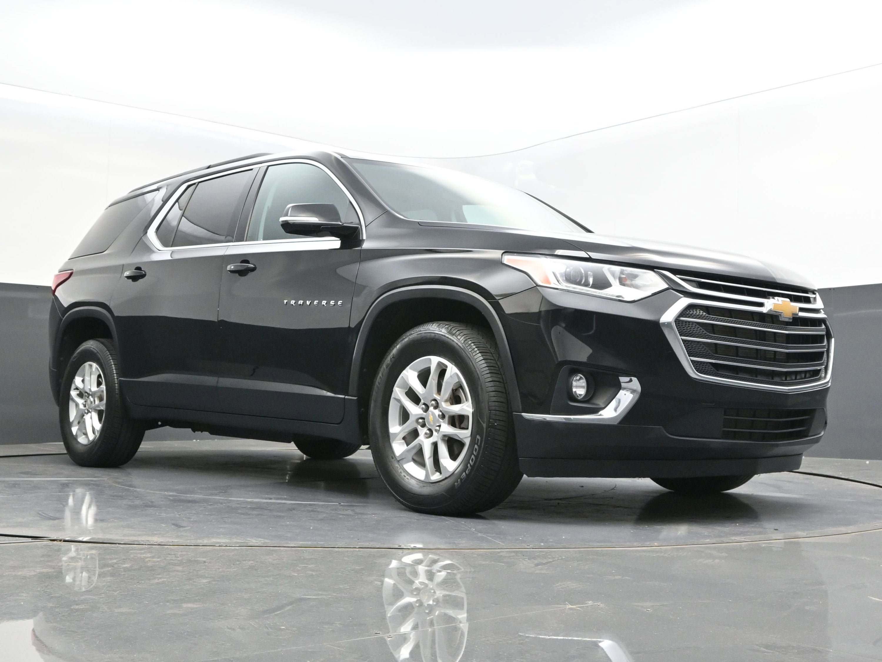 Used 2020 Chevrolet Traverse LT AWD/4WD image 37