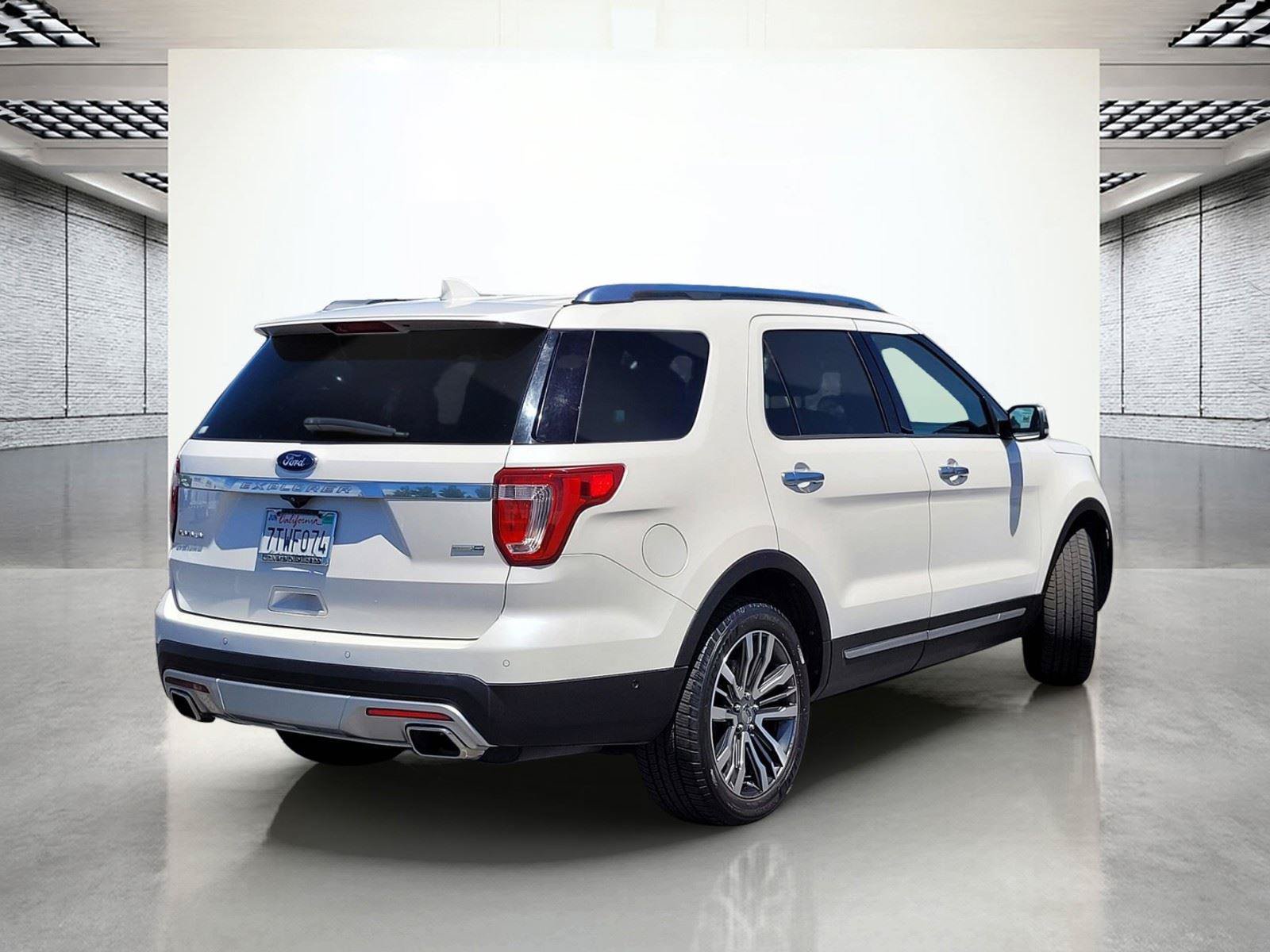 Used 2016 Ford Explorer Platinum AWD/4WD image 7