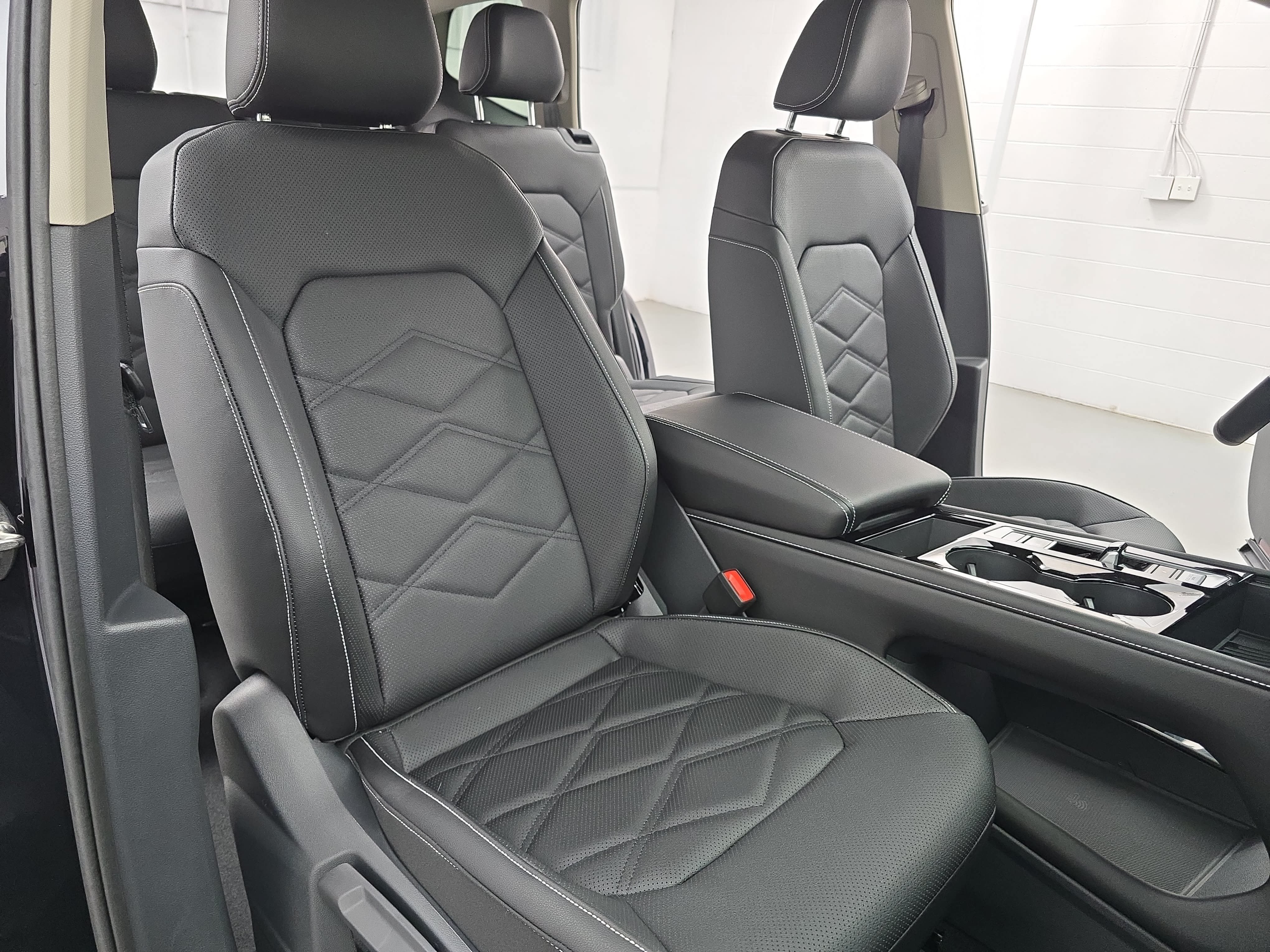 New 2026 Volkswagen Atlas SE FWD image 10