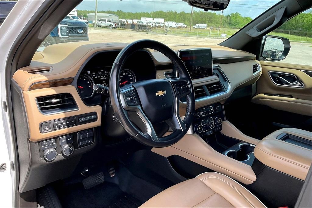 Used 2021 Chevrolet Suburban Premier w/ Premium Package AWD/4WD image 14