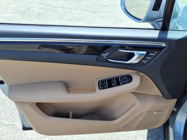 Used 2024 Porsche Macan w/ Premium Plus Package AWD/4WD image 20