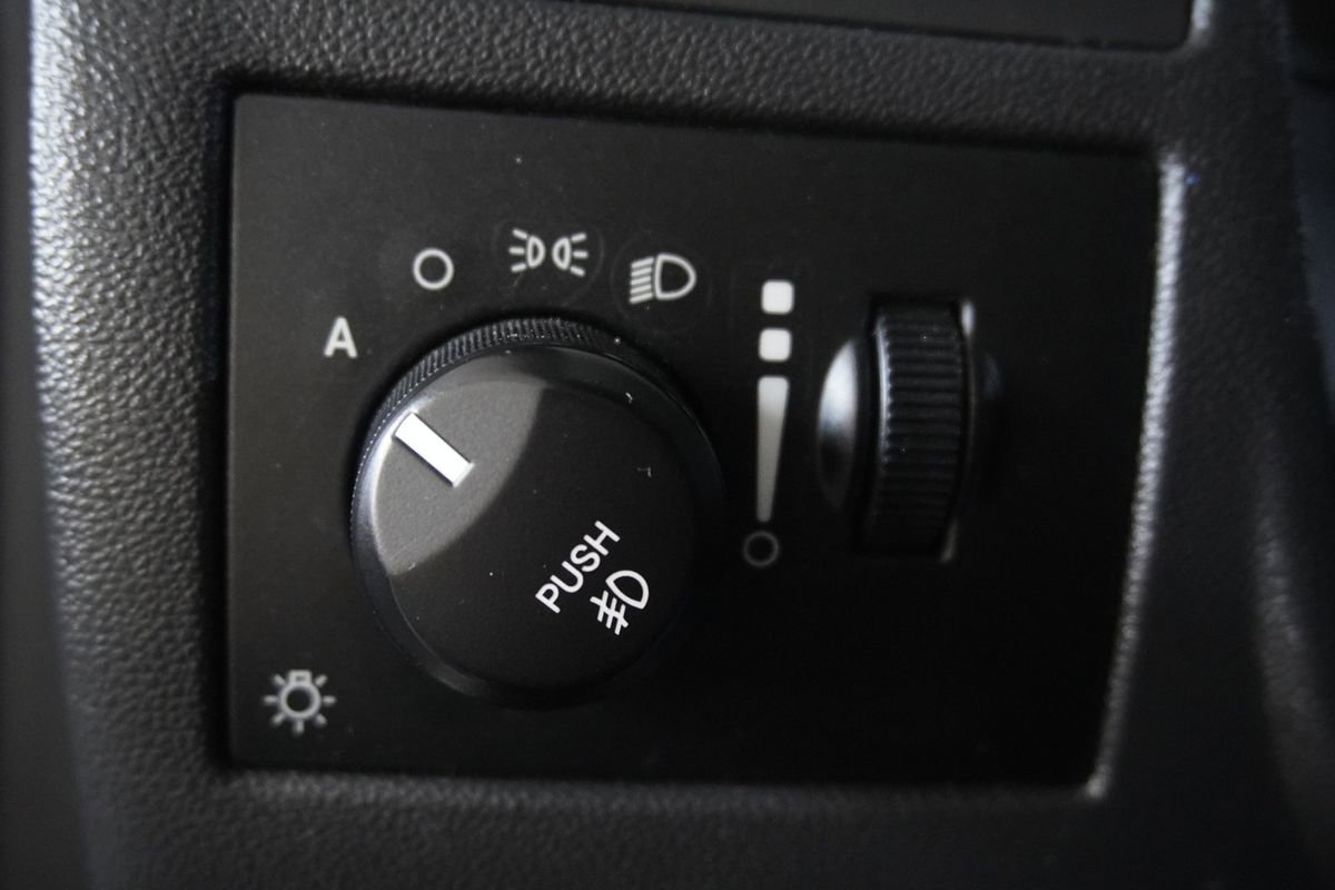 Used 2009 Dodge Challenger SRT8 w/ SRT Option Group II image 29