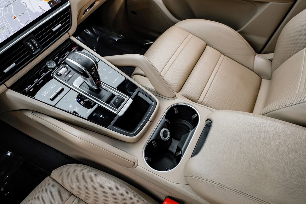 Used 2021 Porsche Cayenne AWD/4WD image 23