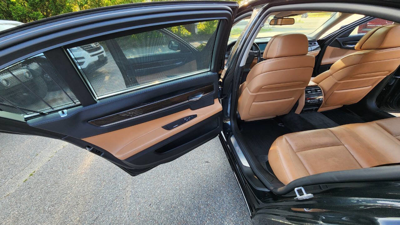 Used 2011 BMW 750Li xDrive 750Li xDrive AWD 4dr Sedan image 34