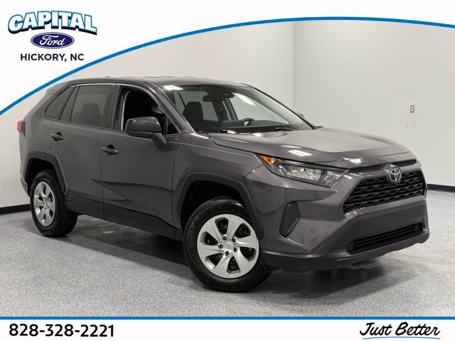 Used 2022 Toyota RAV4 LE FWD image 1