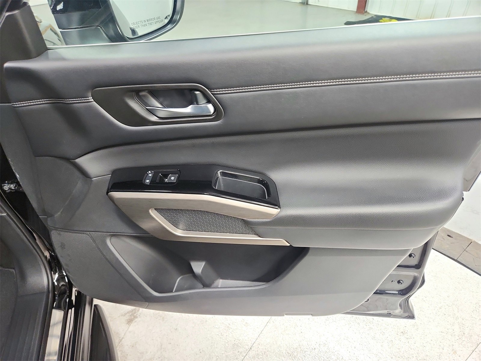 Used 2024 Nissan Pathfinder Platinum w/ Lighting Package (N93) image 43