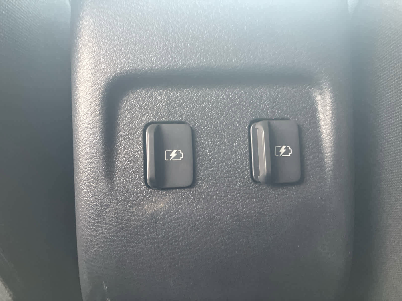 Used 2024 Nissan Kicks SR image 29