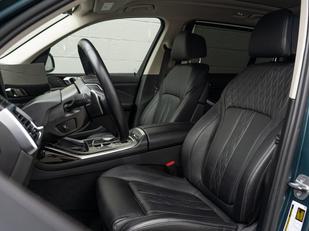 Used 2023 BMW X7 xDrive40i w/ Premium Package AWD/4WD image 5