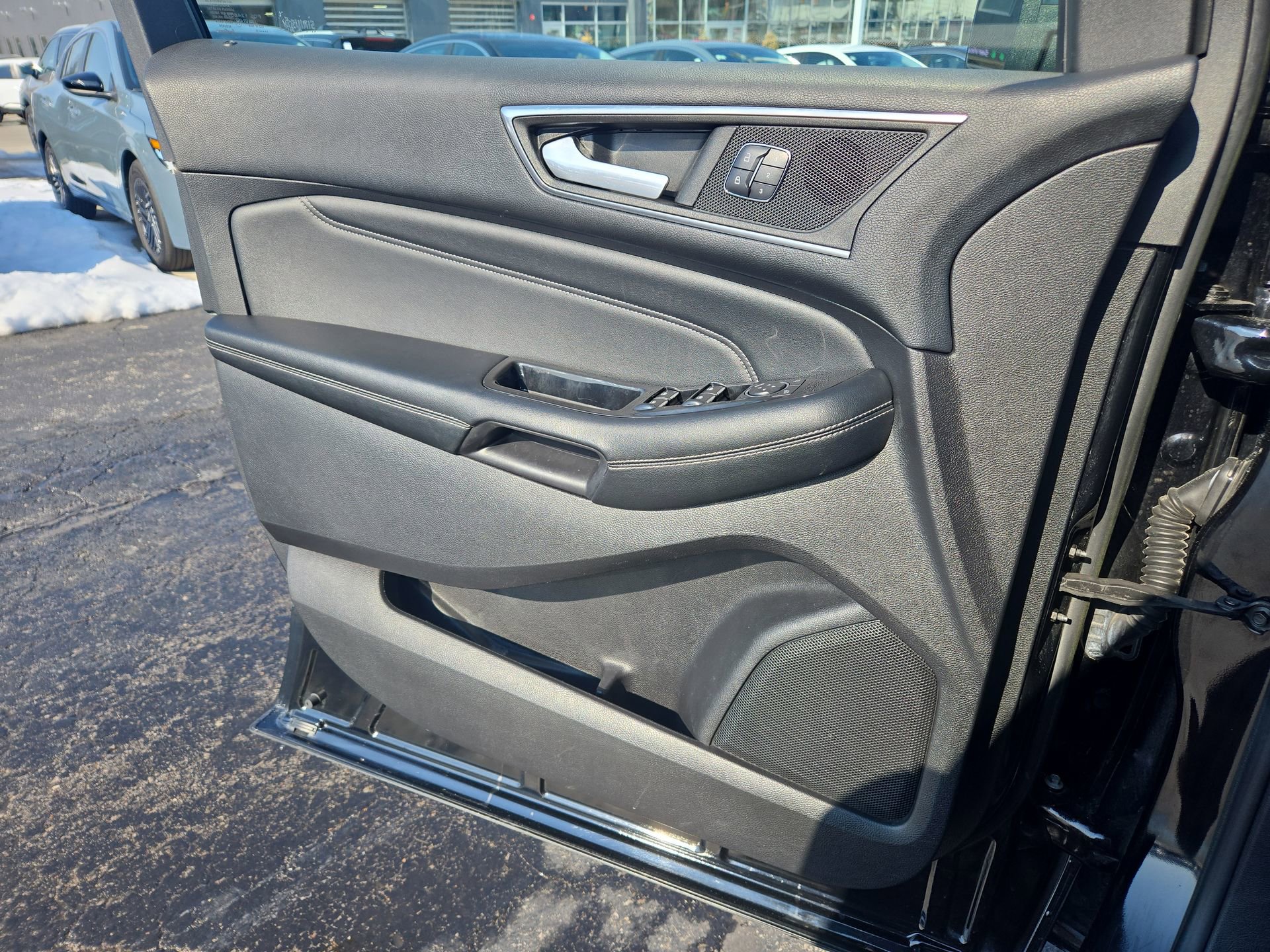 Used 2016 Ford Edge Titanium w/ Technology Package image 11