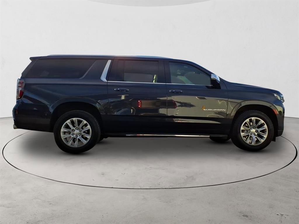 Used 2023 Chevrolet Suburban Premier image 4