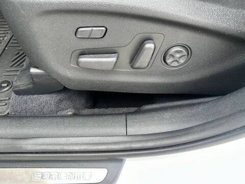 Used 2019 Kia Sorento SX AWD/4WD image 5