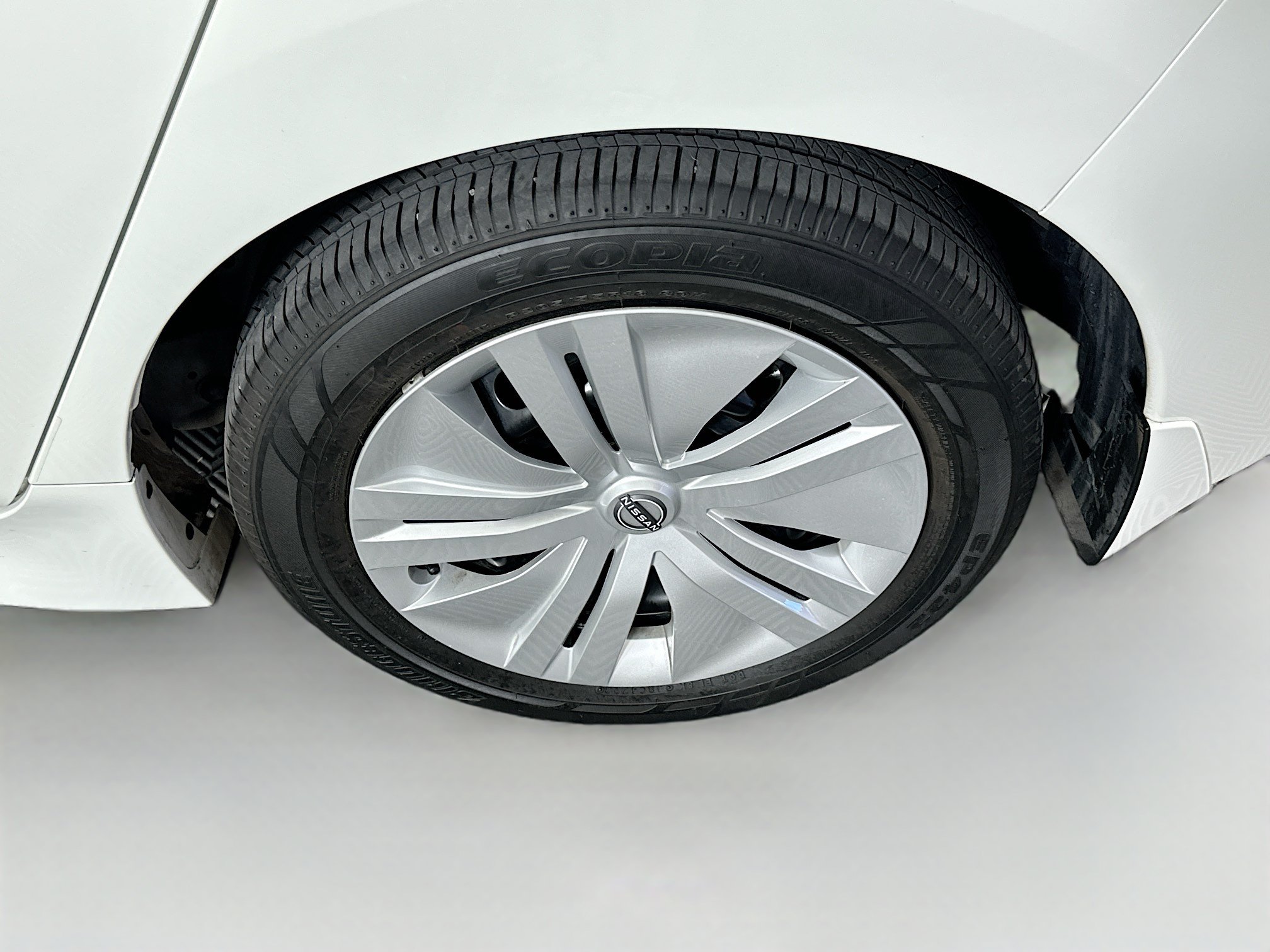 Used 2025 Nissan Leaf S FWD image 11