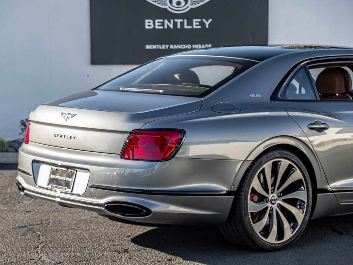 Certified 2021 Bentley Flying Spur W12 image 12