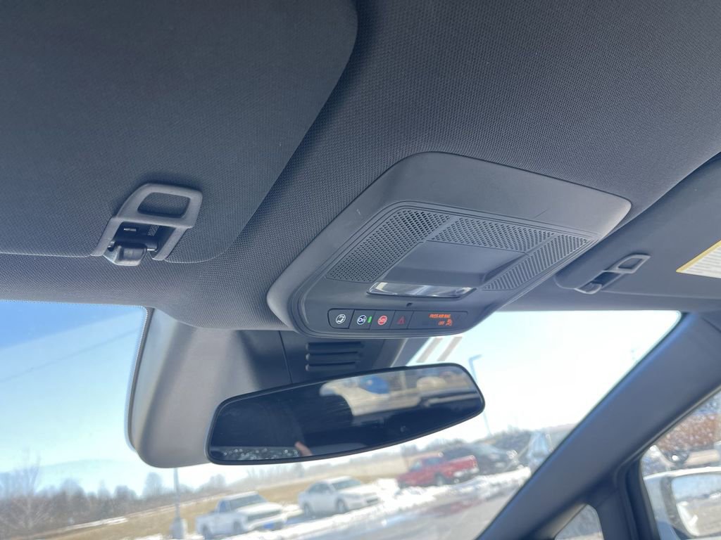 Used 2025 Chevrolet Equinox EV LT image 30