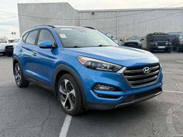 Used 2016 Hyundai Tucson Limited w/ Option Group 03 FWD image 1