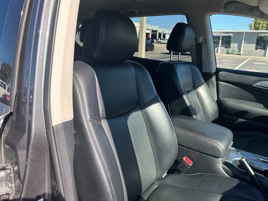 Used 2019 Nissan Pathfinder SL w/ Cargo Package image 21
