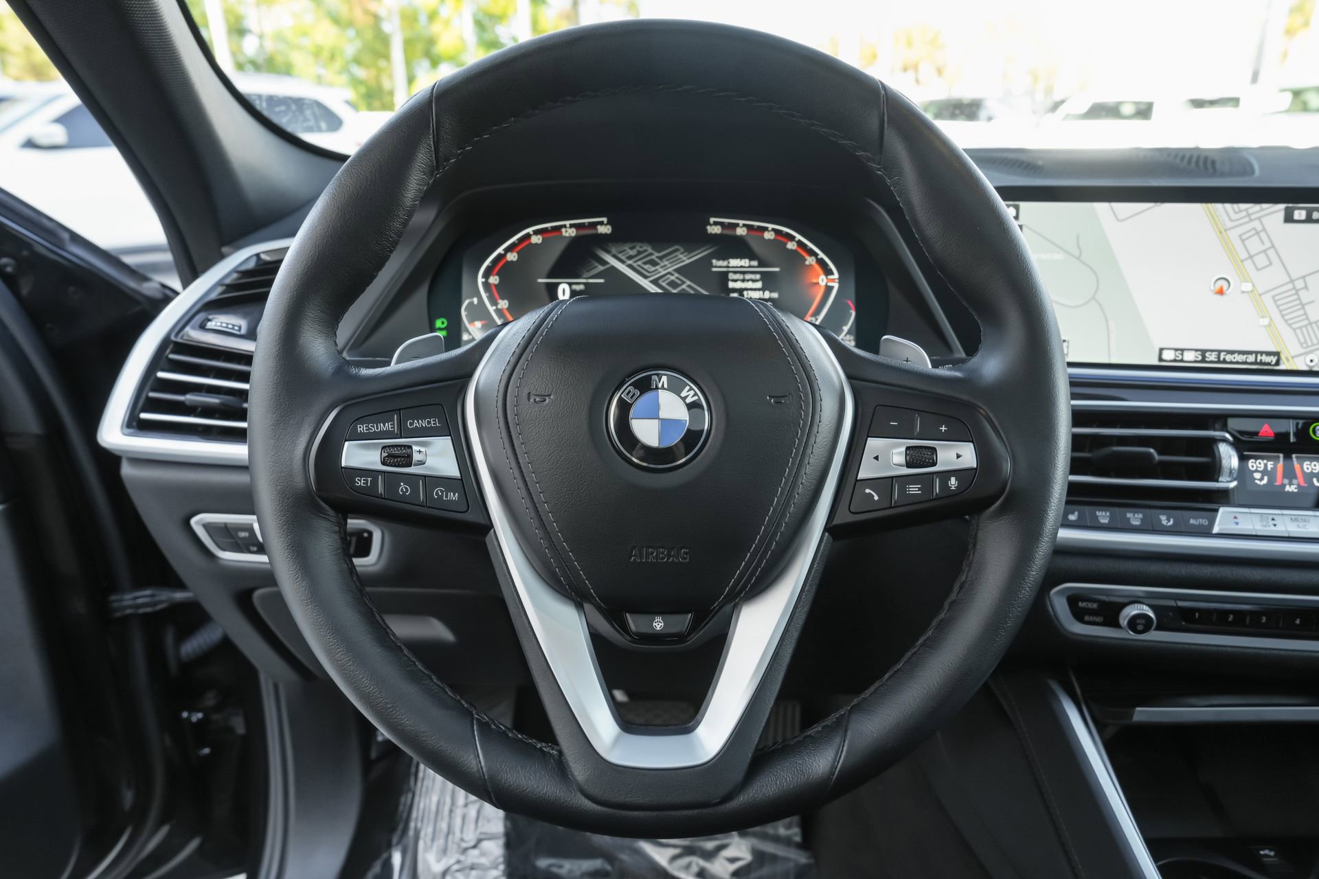 Used 2023 BMW X6 xDrive40i w/ Climate Comfort Package image 8