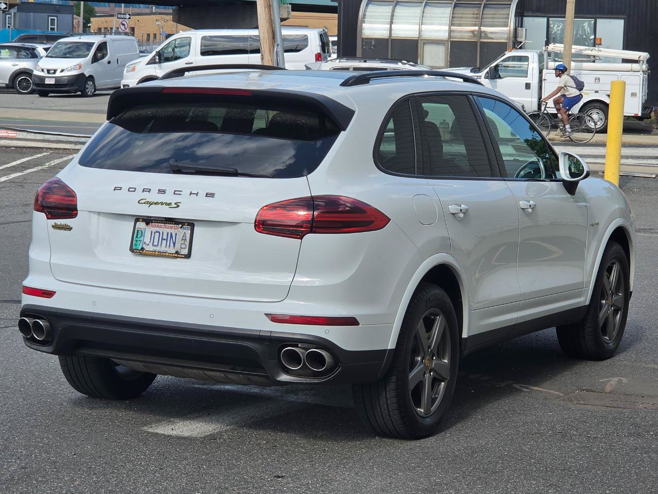 Used 2017 Porsche Cayenne S AWD/4WD image 7