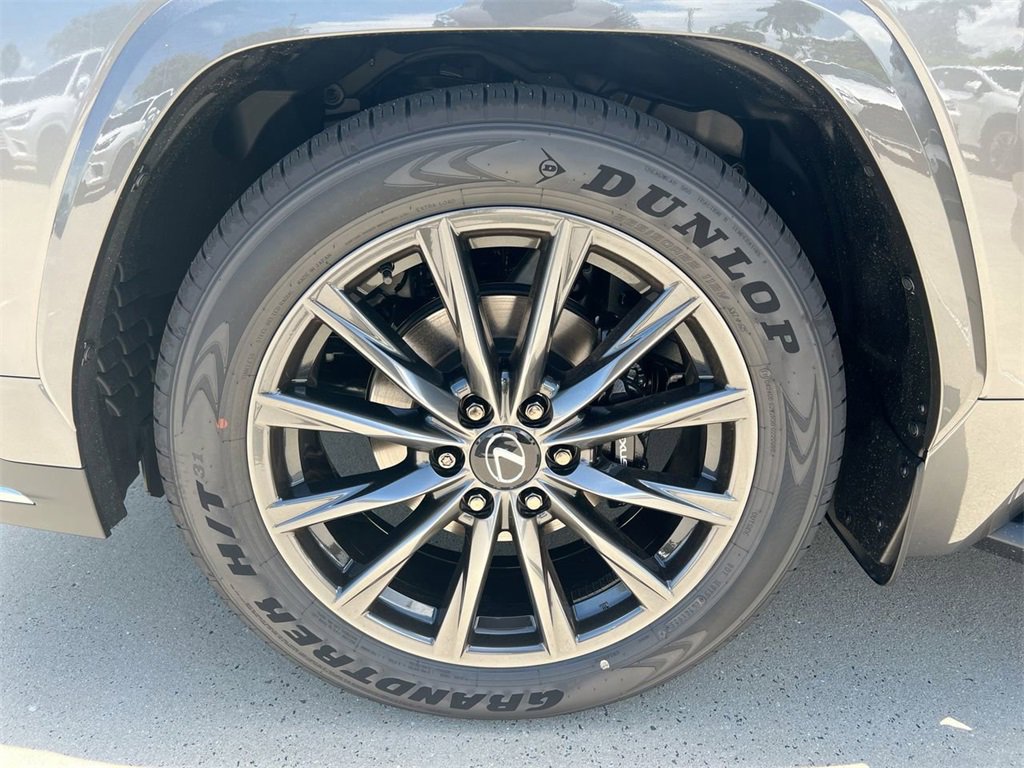 New 2025 Lexus LX 600 F Sport image 9