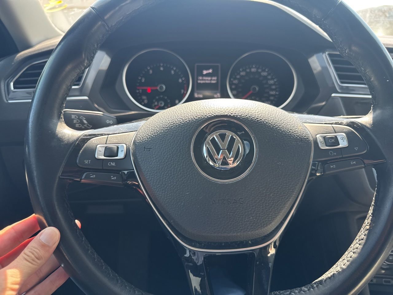 Used 2018 Volkswagen Tiguan SE FWD image 9