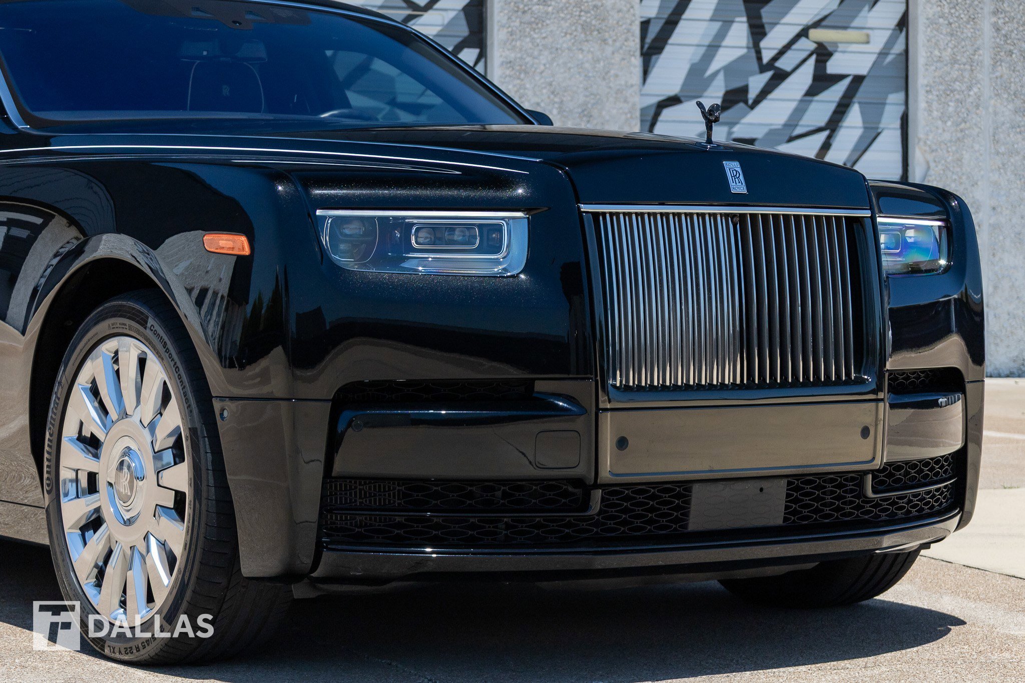Used 2023 Rolls-Royce Phantom Extended Wheelbase RWD image 2
