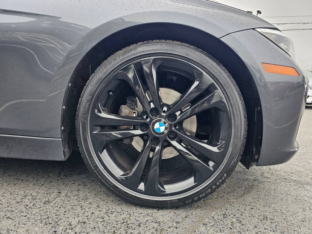 Used 2015 BMW 320i xDrive Sedan AWD/4WD image 9