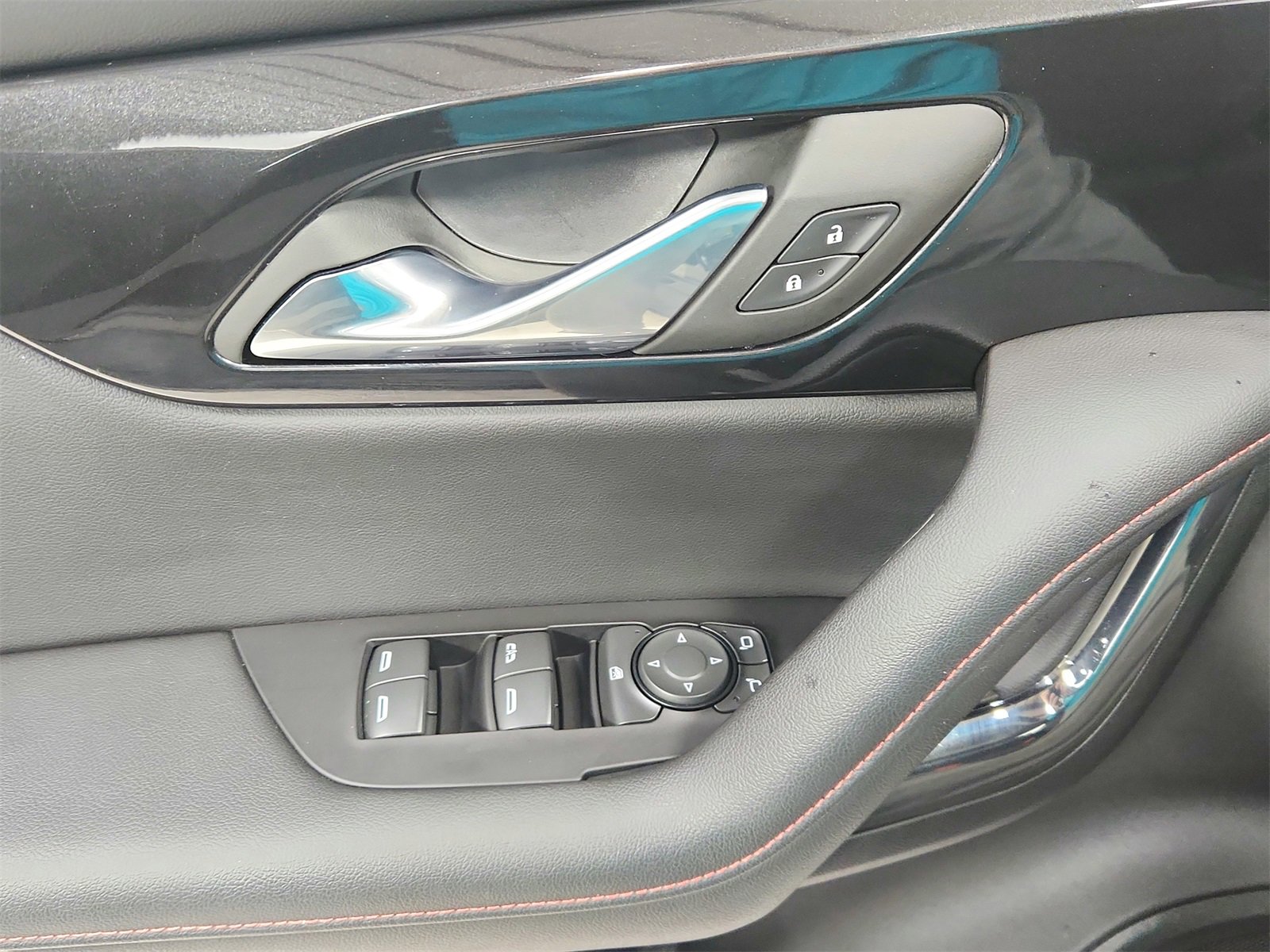 Used 2025 Chevrolet Blazer RS image 31