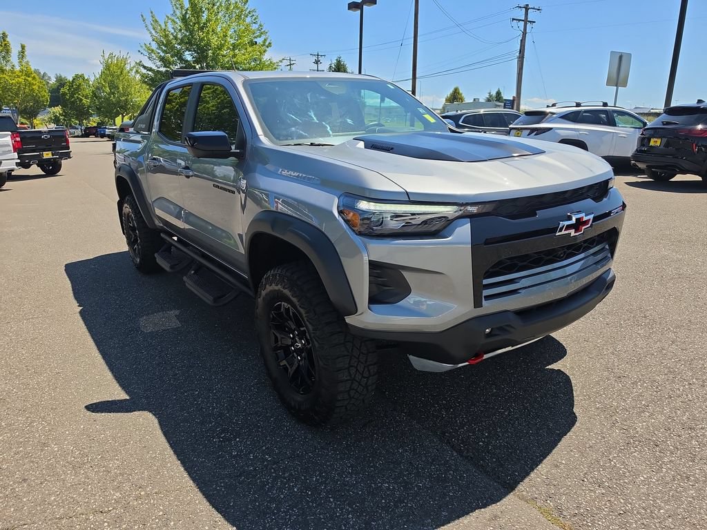 Certified 2025 Chevrolet Colorado ZR2 w/ Midnight Edition AWD/4WD image 8