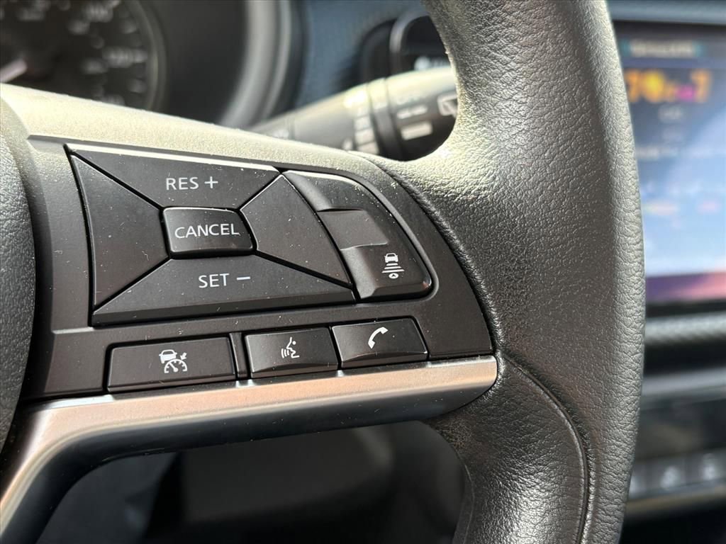 Used 2022 Nissan Kicks SV FWD image 14
