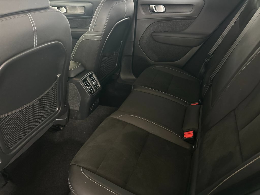 Certified 2023 Volvo XC40 Recharge Ultimate AWD/4WD image 11