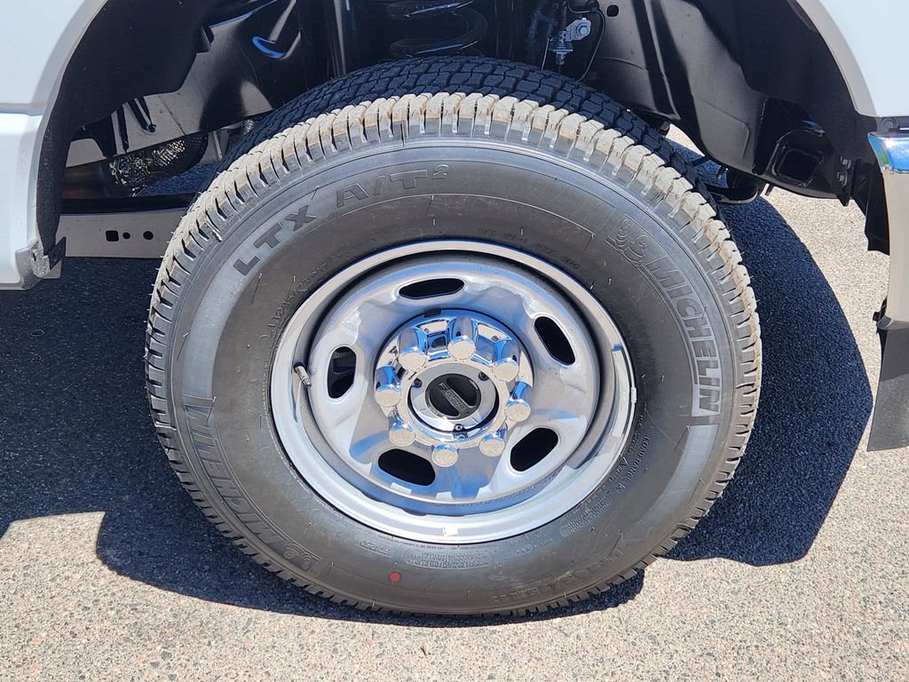 New 2026 Ford F250 XL w/ XL Chrome Package AWD/4WD image 11