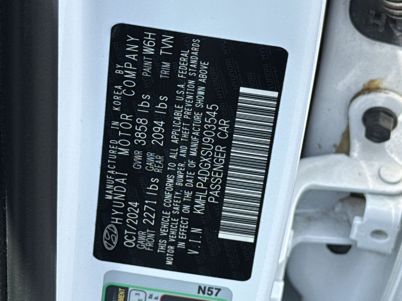 Certified 2025 Hyundai Elantra Limited FWD image 30