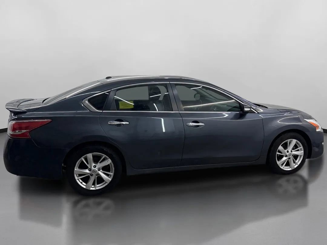 Used 2013 Nissan Altima 2.5 SL w/ Technology Pkg FWD image 11