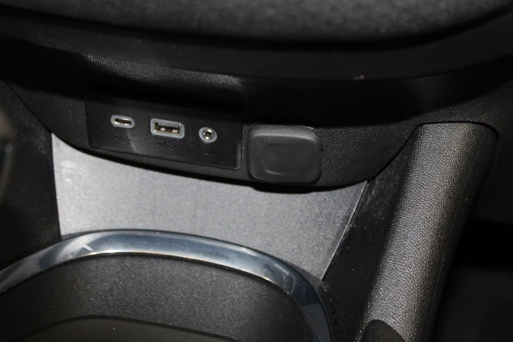 Used 2023 Chevrolet Malibu LT image 38