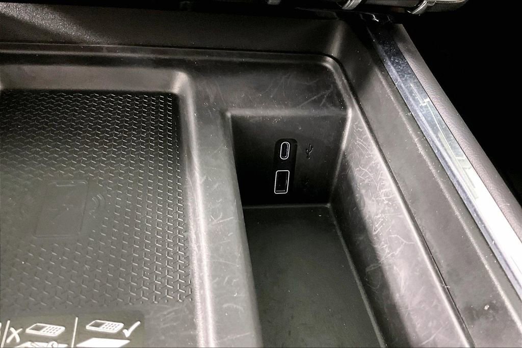 Certified 2025 GMC Acadia Elevation w/ Elevation Premium Package image 16