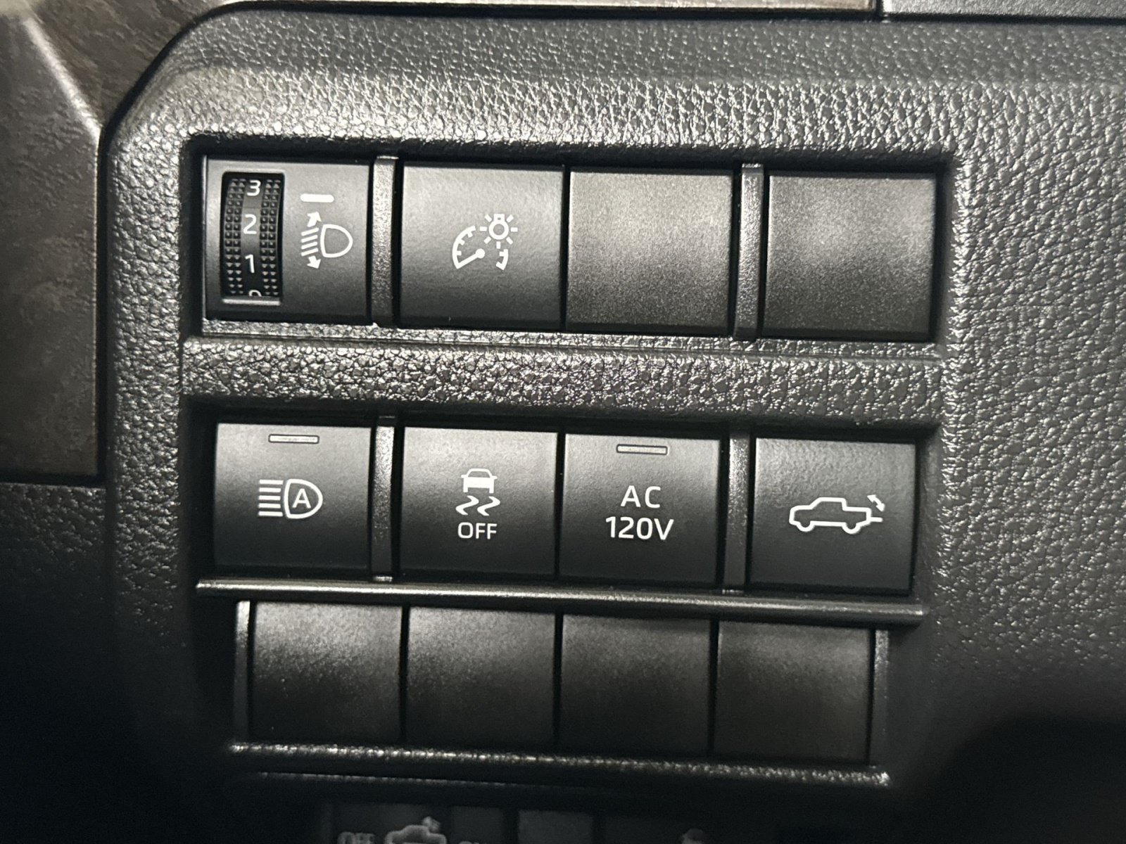 Used 2024 Toyota Tacoma Limited AWD/4WD image 45
