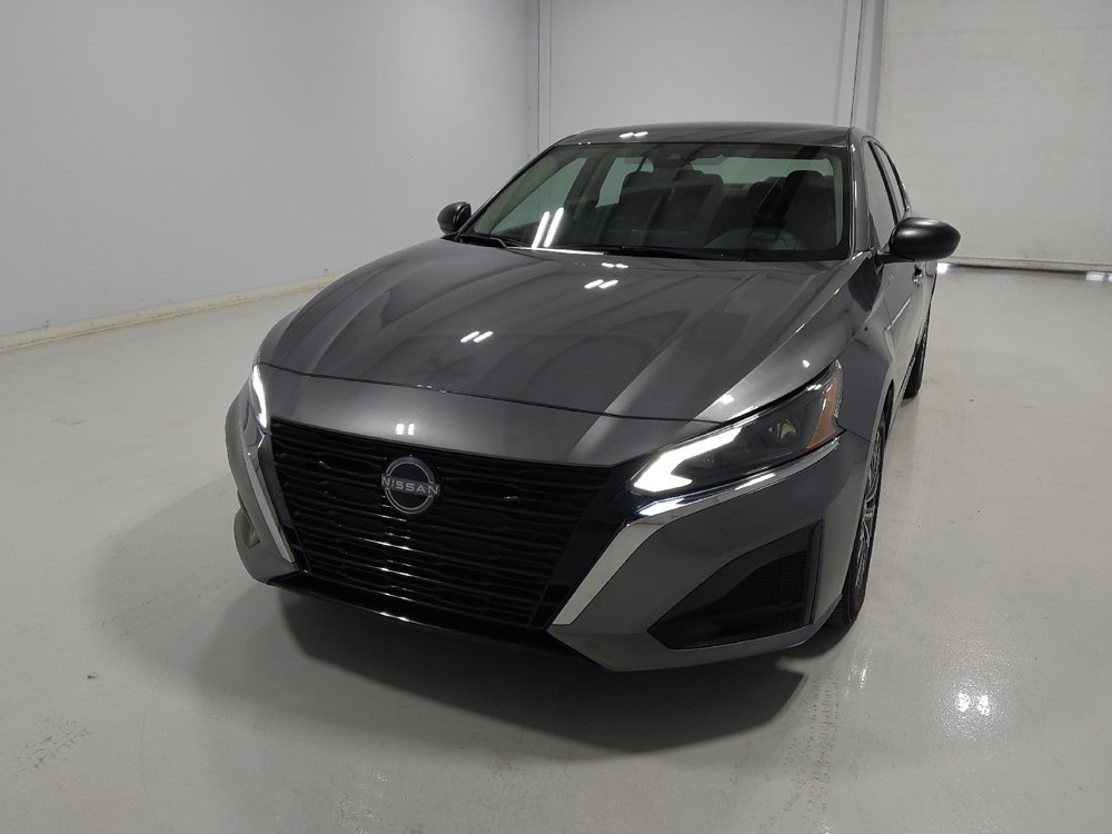 Used 2024 Nissan Altima 2.5 SV FWD image 15