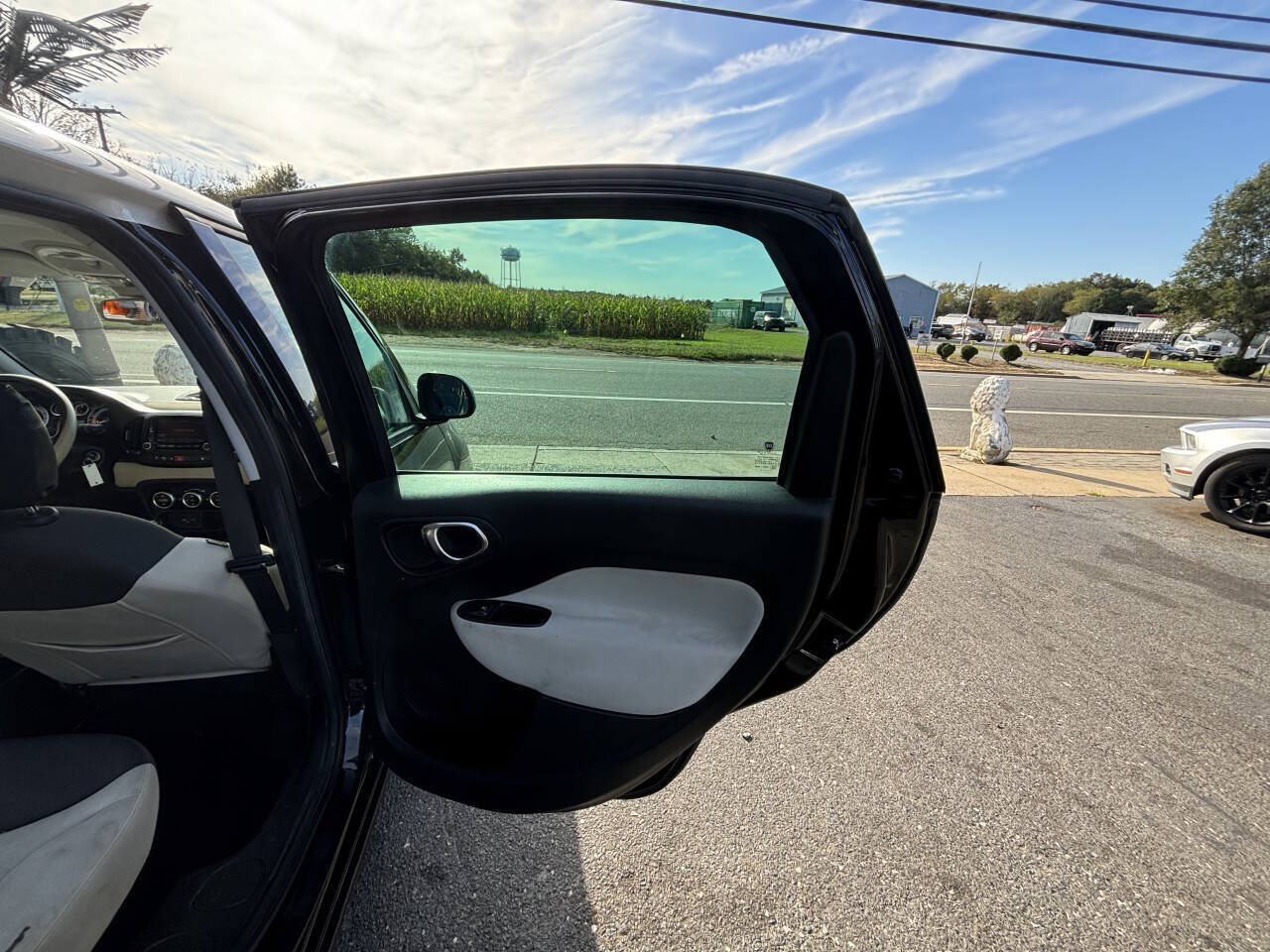 Used 2014 FIAT 500L Easy w/ Popular Equipment Group FWD image 12