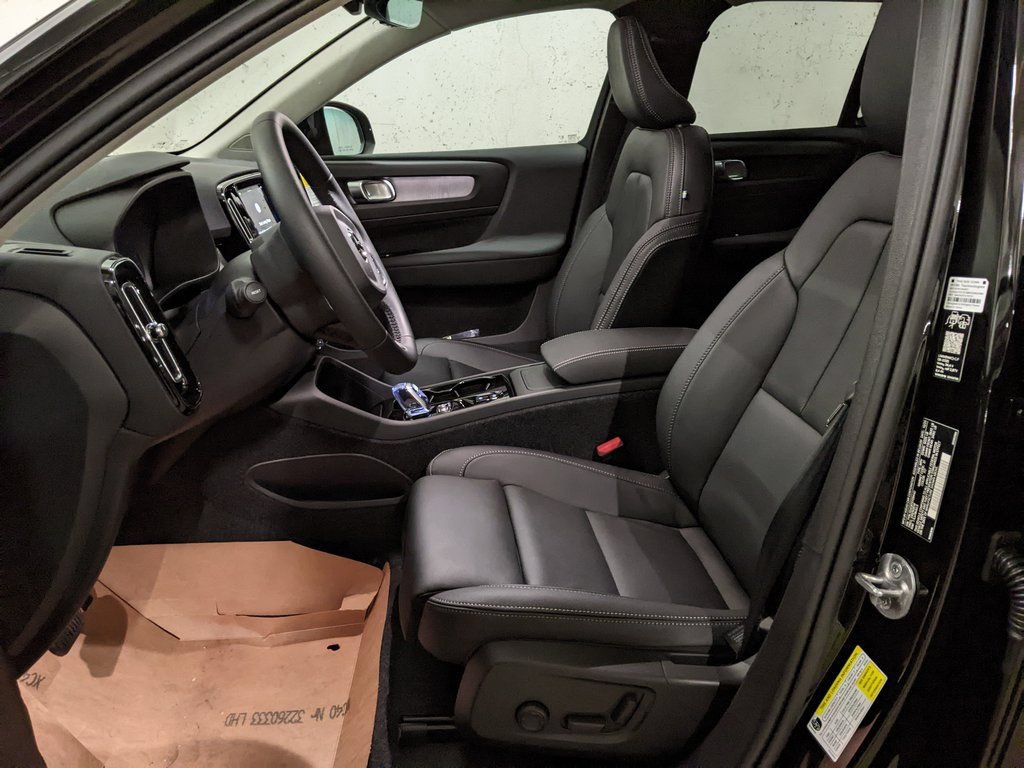 New 2026 Volvo XC40 B5 Plus w/ Protection Package Premier AWD/4WD image 11