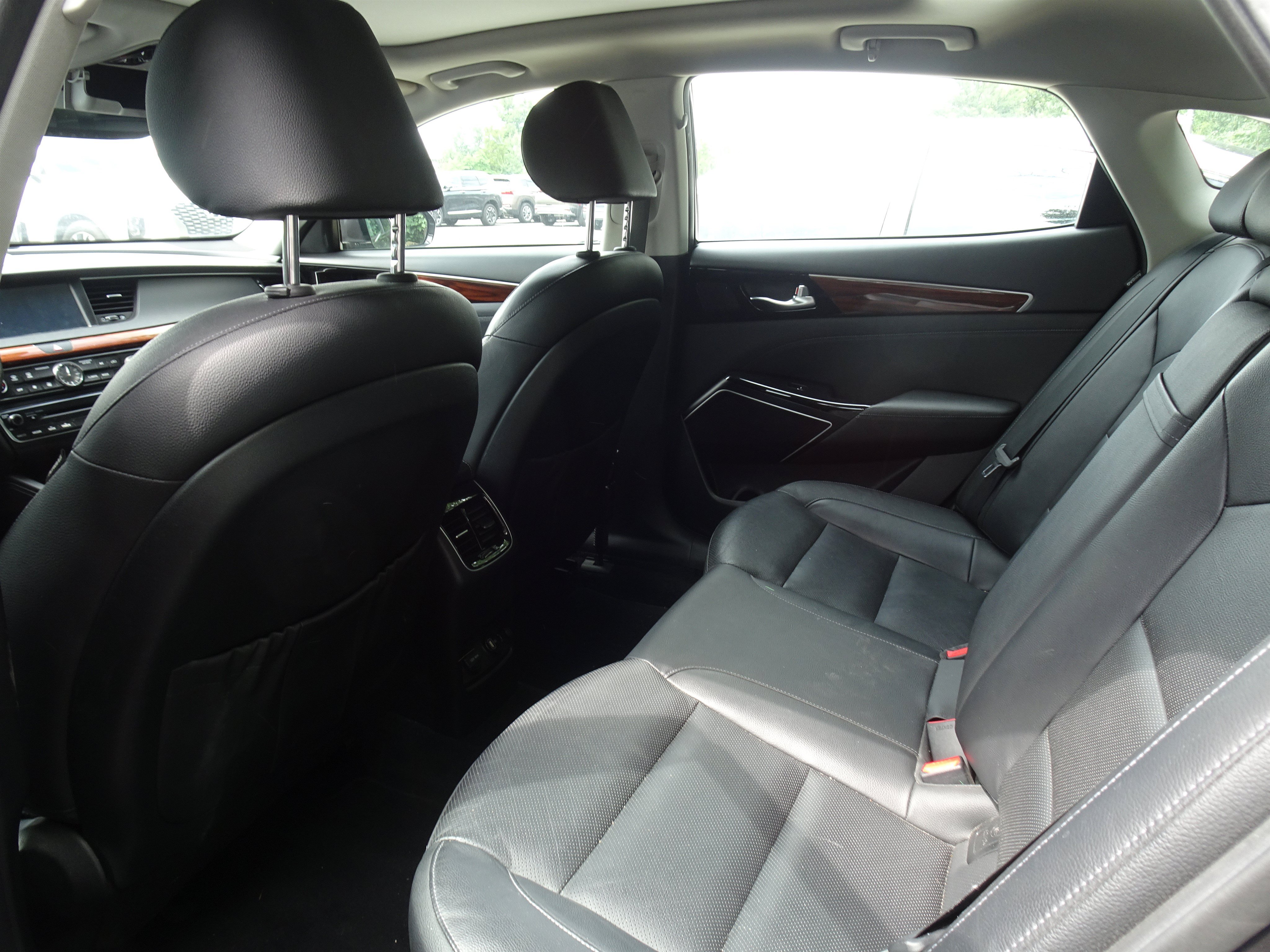 Used 2017 Kia Cadenza Technology FWD image 7