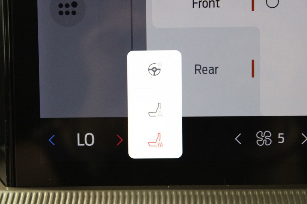 New 2026 Ford Explorer Active RWD image 48