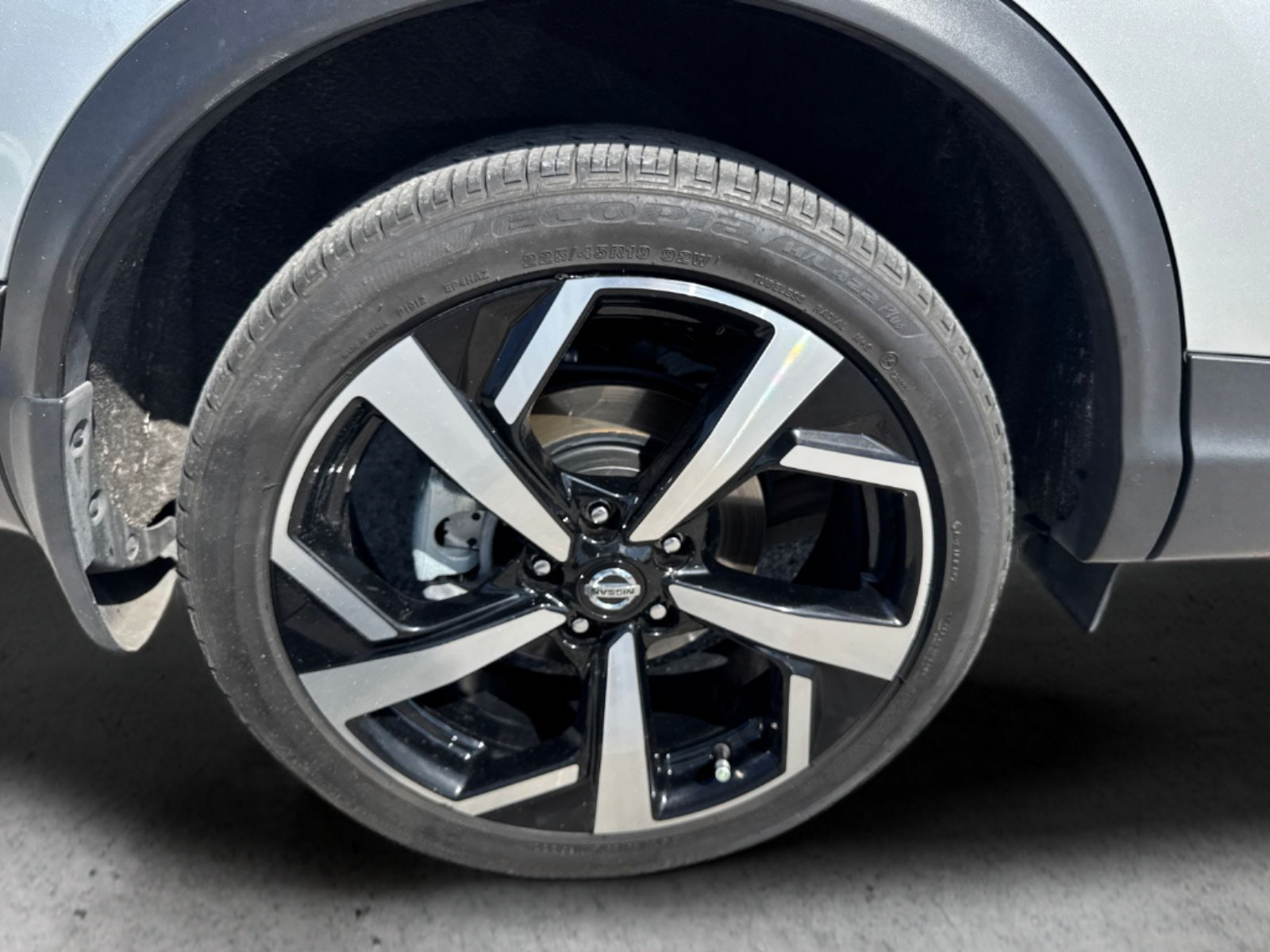Certified 2022 Nissan Rogue Sport SL w/ Premium Package AWD/4WD image 44