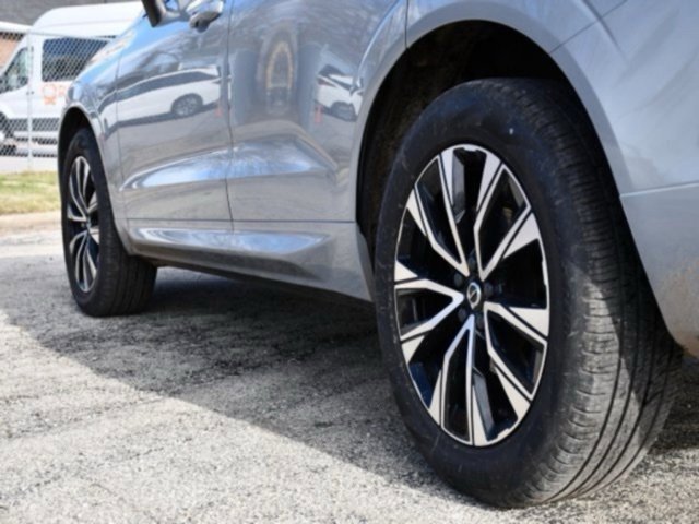 Certified 2025 Volvo XC60 B5 Plus image 8