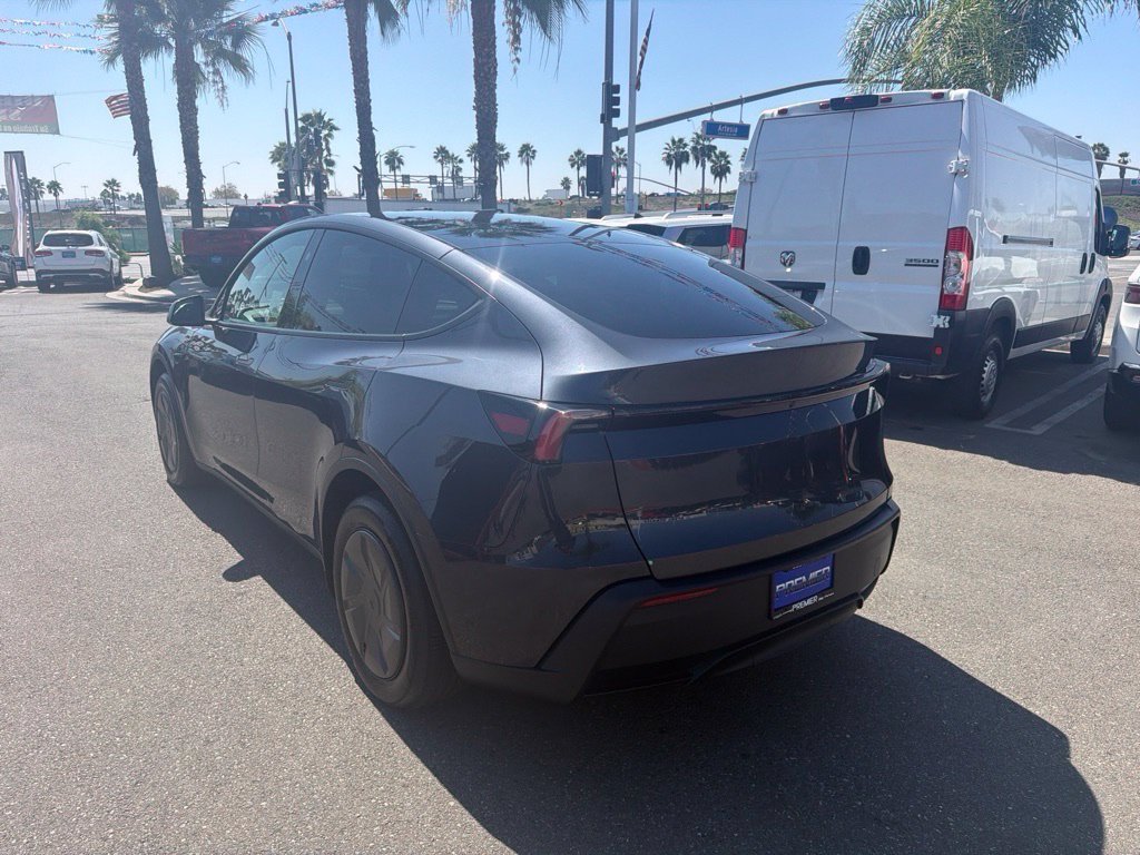 Used 2026 Tesla Model Y 2WD image 3