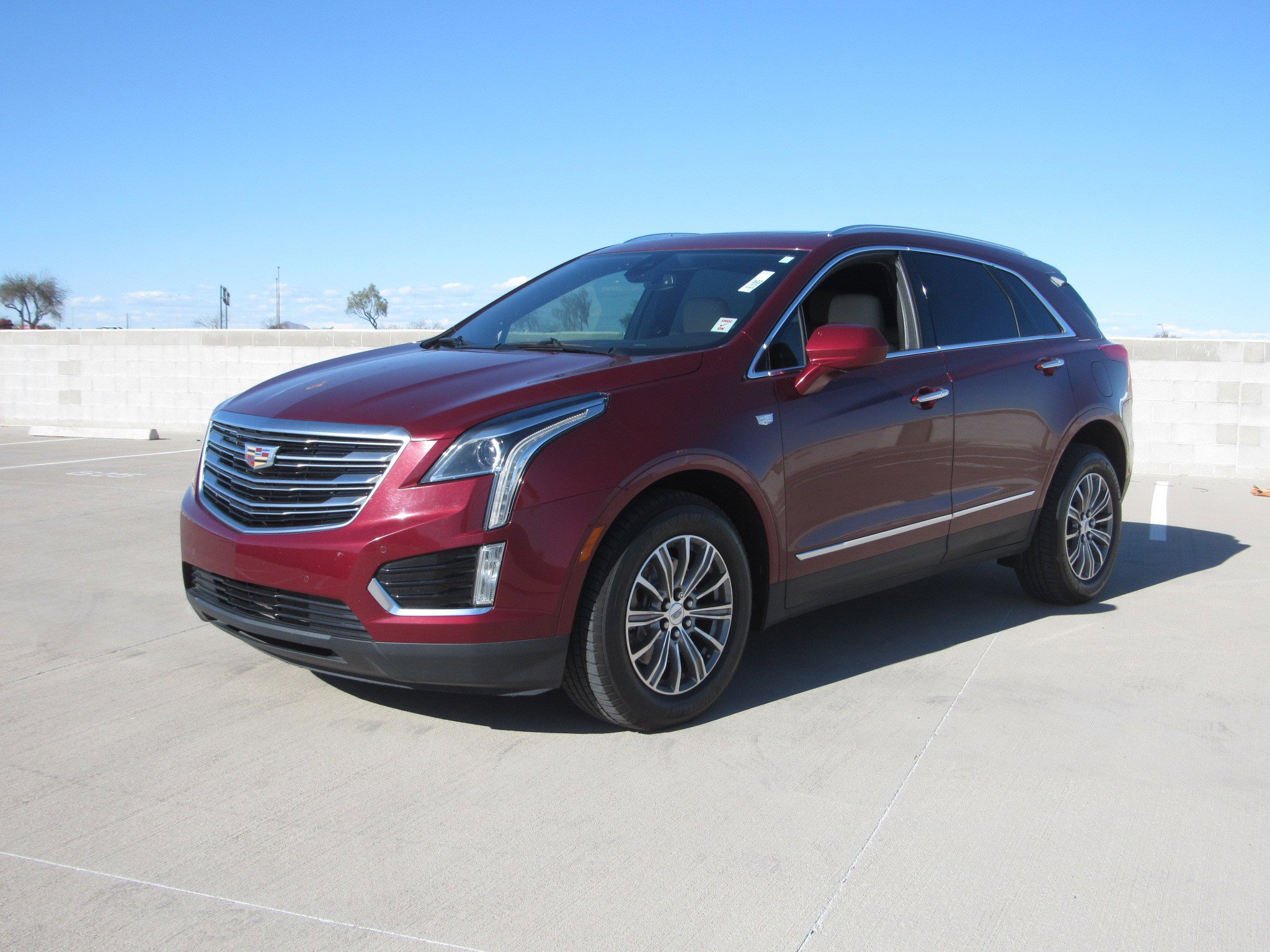 Used 2017 Cadillac XT5 Luxury w/ Driver Awareness Package image 1
