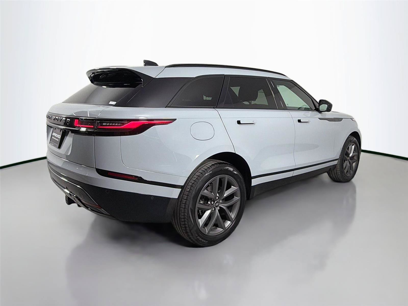 Certified 2026 Land Rover Range Rover Velar Dynamic SE AWD/4WD image 5
