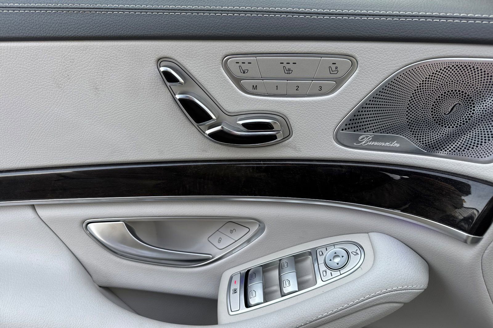 Used 2015 Mercedes-Benz S 550 4MATIC Sedan image 11