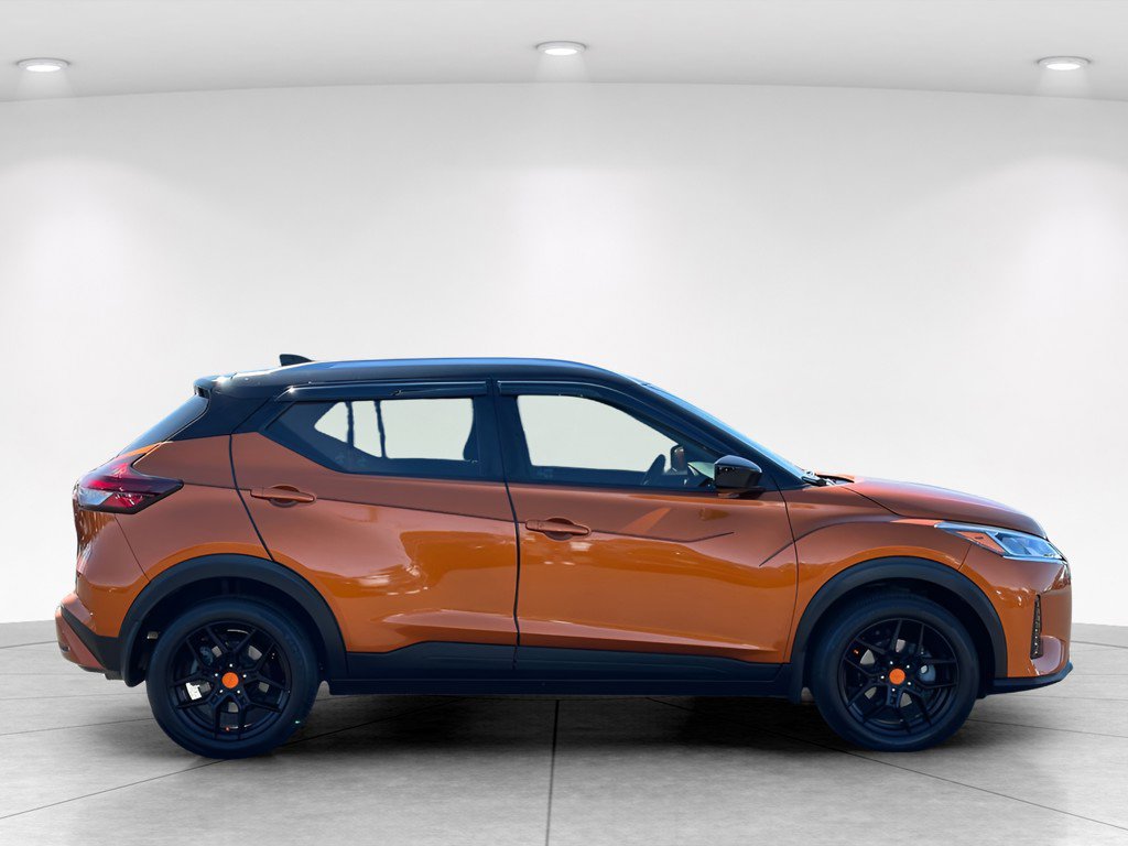 Used 2022 Nissan Kicks SV FWD image 7
