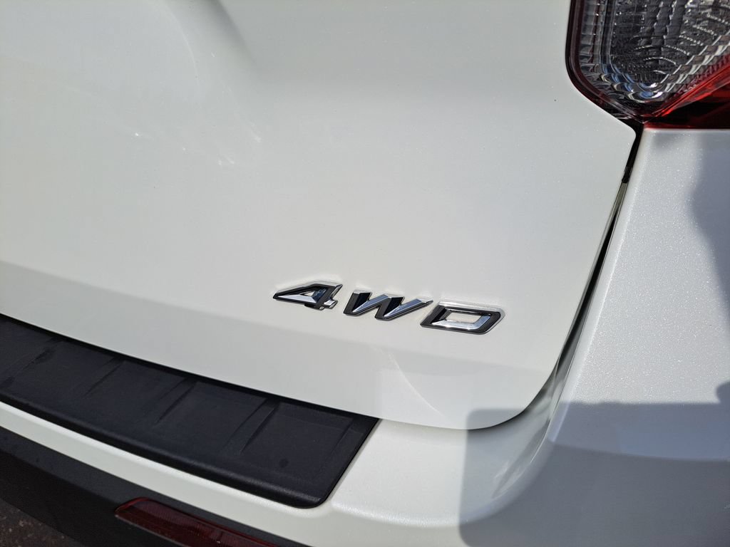 Used 2023 Ford Explorer XLT w/ Equipment Group 202A AWD/4WD image 30